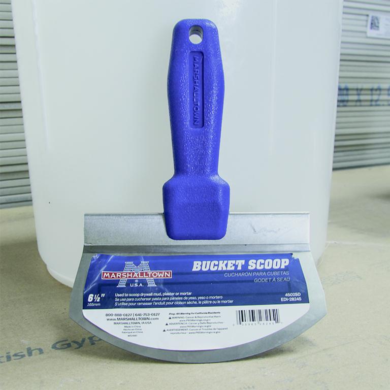 AMK® Marshalltown Bucket Scoop